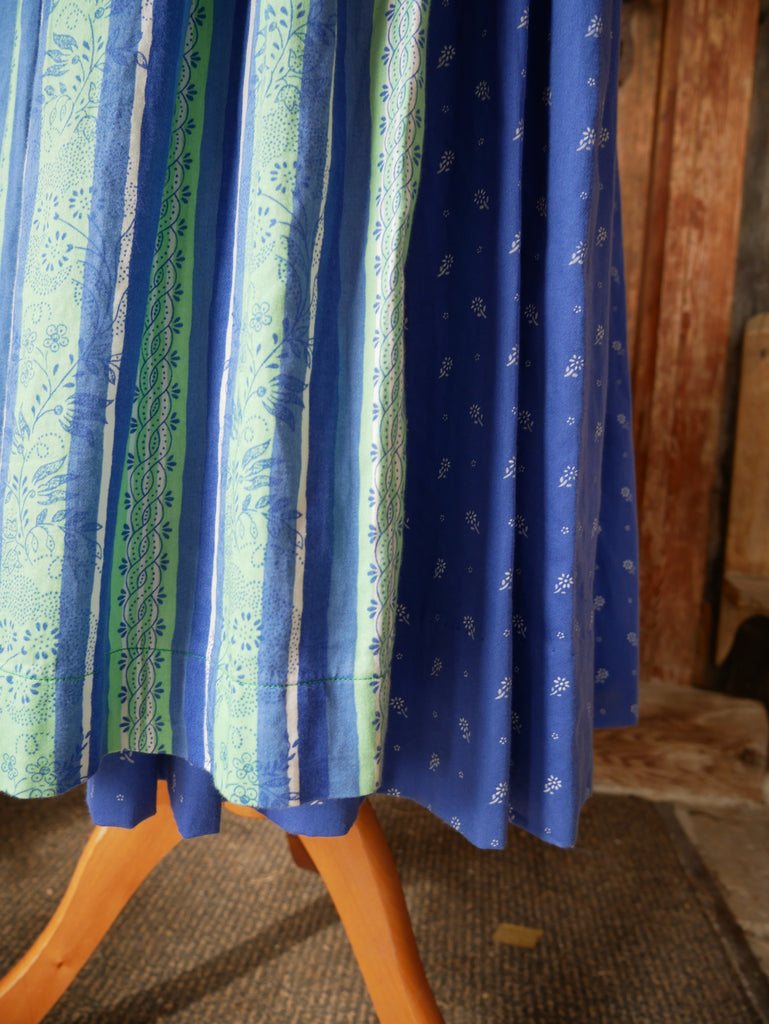 Dirndl mit 2 Schürzen