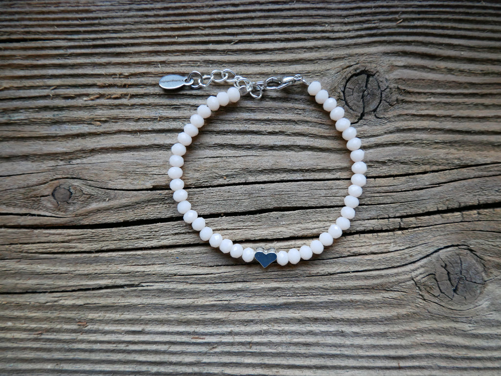 Herzalarmband "weiß Glasperlen²"